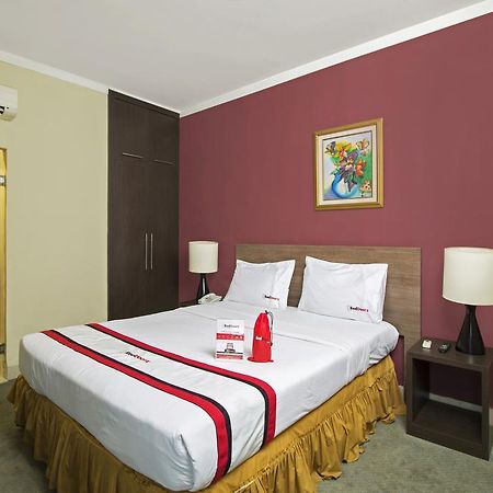 Отель Reddoorz Premium @ Thamrin Kebon Sirih Джакарта Экстерьер фото
